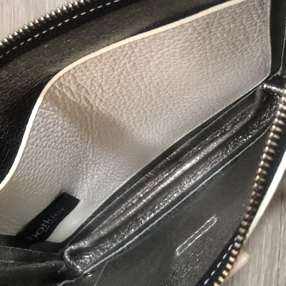 Botkier NWT White Pebbled Leather Expandable Crossbody Handbag - Picture 6 of 16